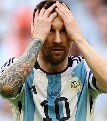 Argentína na úvod šokujúco prehrala
