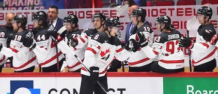 Kanada semifinále začne ako favorit