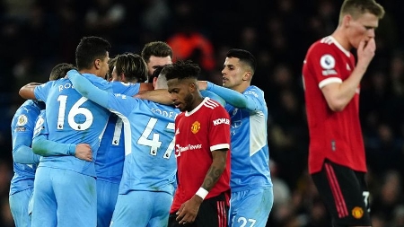 Manchester United sa snaží nájsť svoju tvár