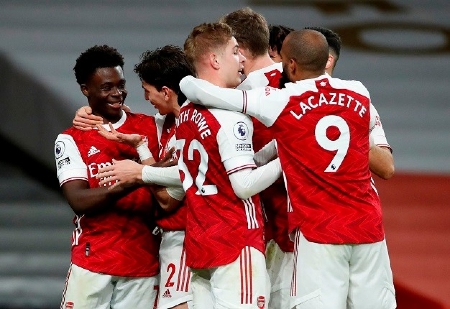 Vstúpi Arsenal FC úspešne do novej sezóny a vyhrá prvé londýnske derby