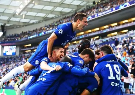 Chelsea stále môže vypadnúť z Top 4